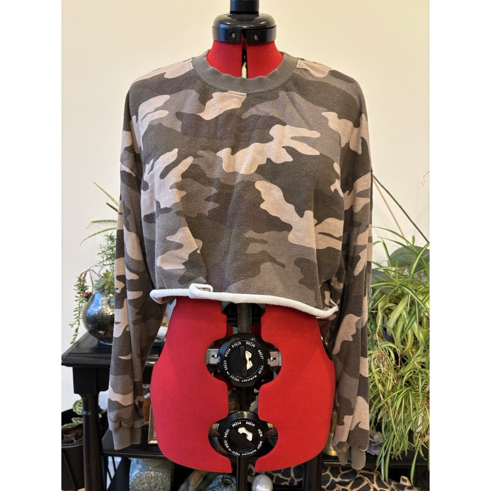 Garage Long Sleeve Crop Top Camouflage Green Brown Women's Size Small‎ Blokecore